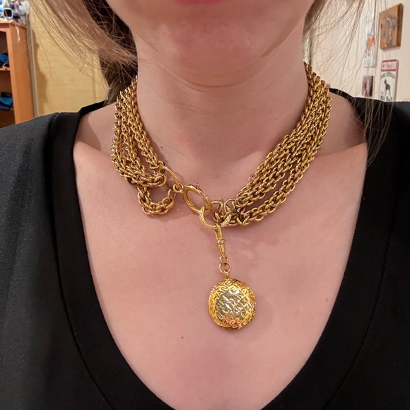 Chanel Vintage 24K Plated Turnlock Necklace.  Late 1970s early 1980s vintage - Picture 11 of 13